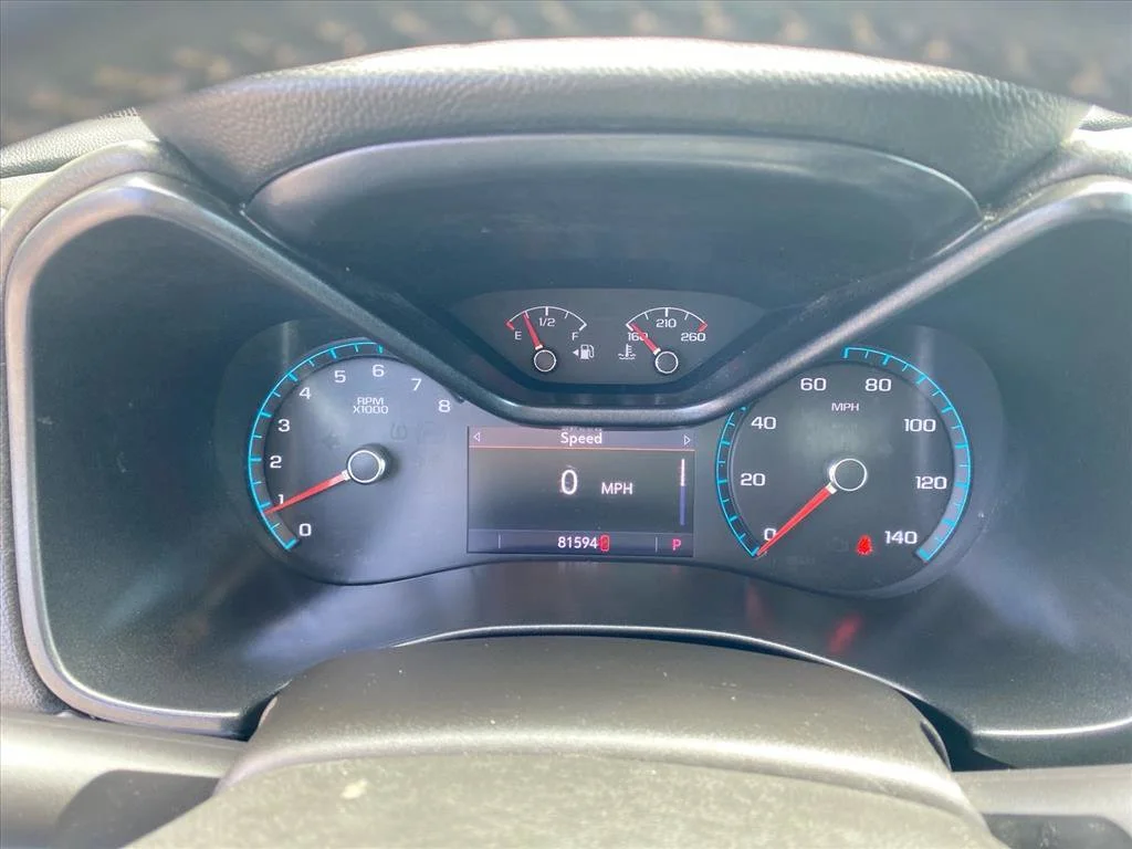 Used 2019 Summit White GMC 4WD SLE image 19