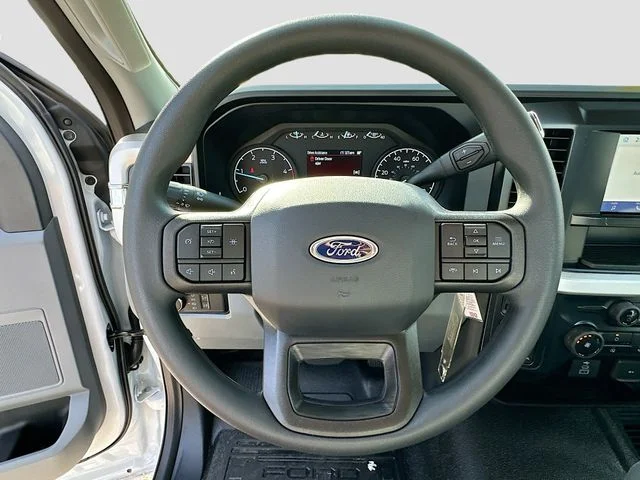 New 2025 Oxford White Ford XL image 7