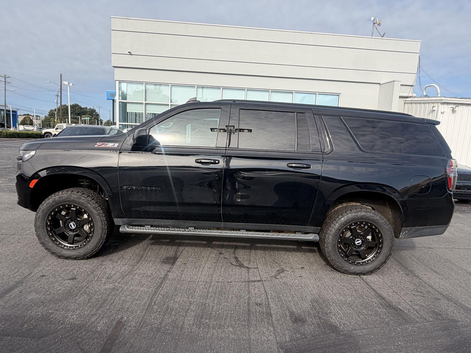 Used 2021 Black Chevrolet Z71 image 3