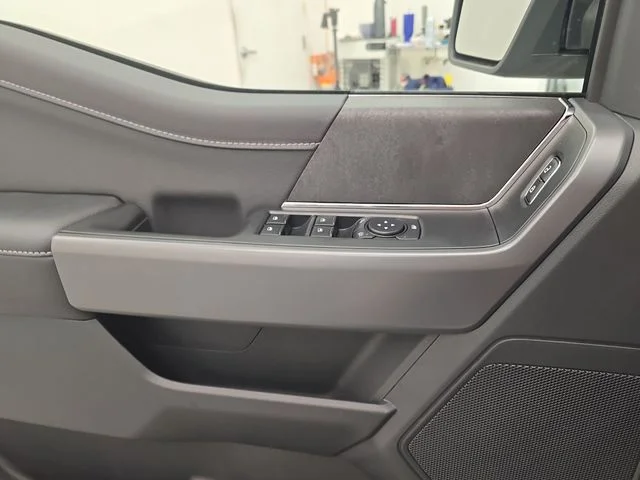 New 2026 Oxford White Ford XLT image 37