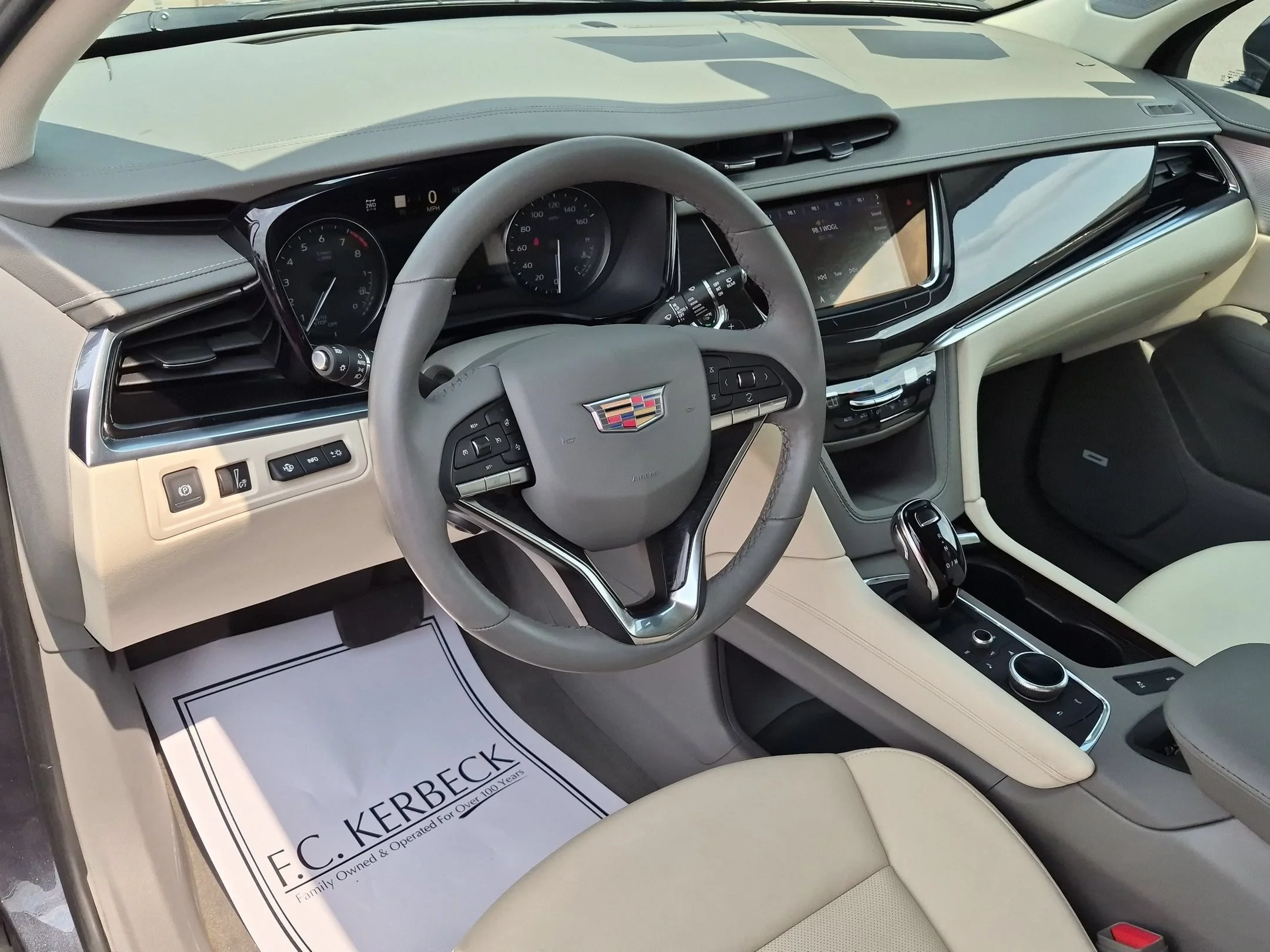 Used 2023 Wilder Metallic Cadillac AWD Premium Luxury image 16