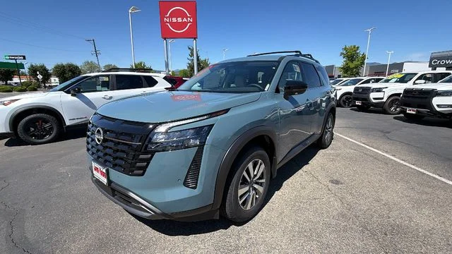 2026 Nissan Pathfinder SL 4WD's photo