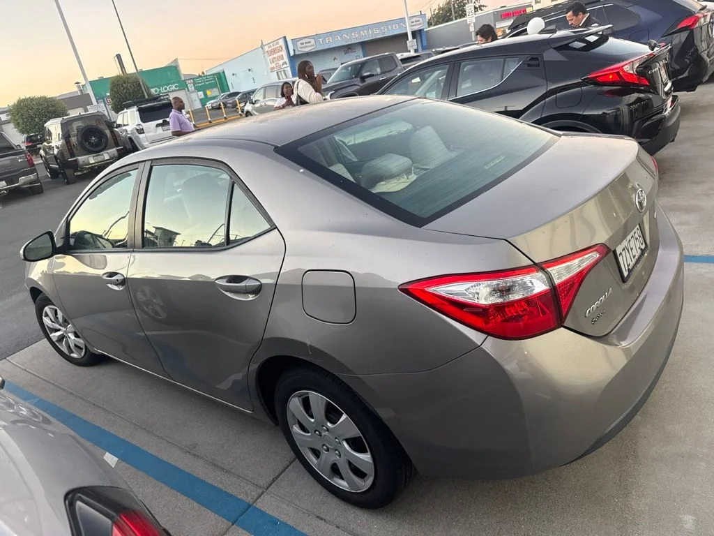 Used 2016 Brown Toyota LE image 4