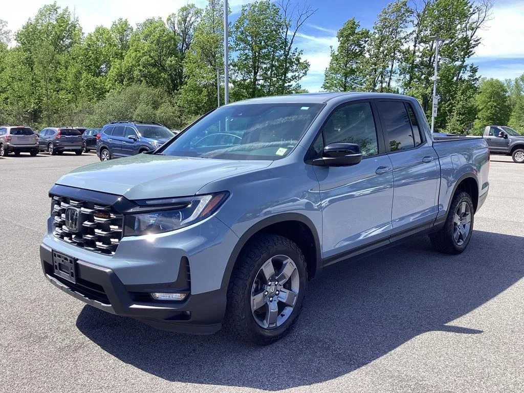 Used 2024 Sonic Gray Pearl Honda TrailSport image 4
