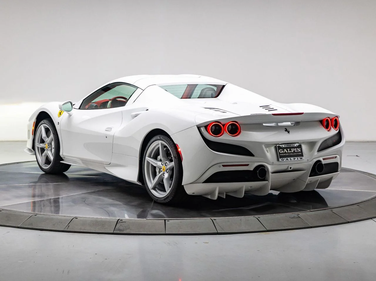 Used 2022 Bianco Cervino - Extra Campionario Ferrari Spider image 11