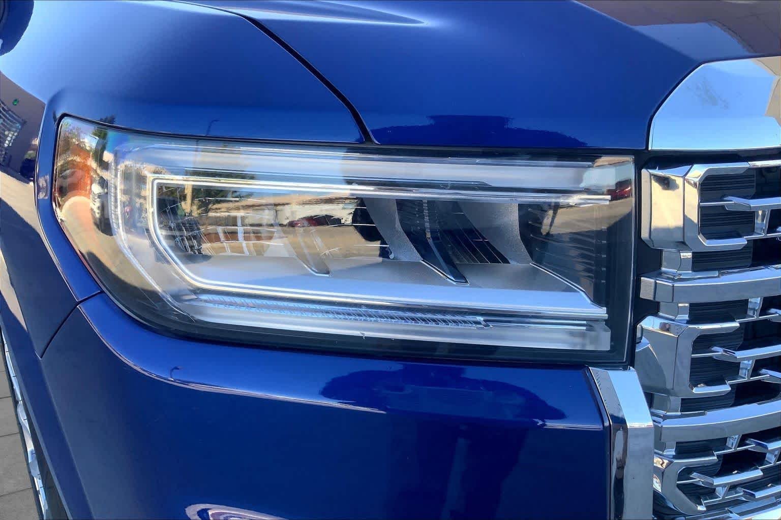 Used 2023 Ultra Blue Metallic GMC Denali image 27