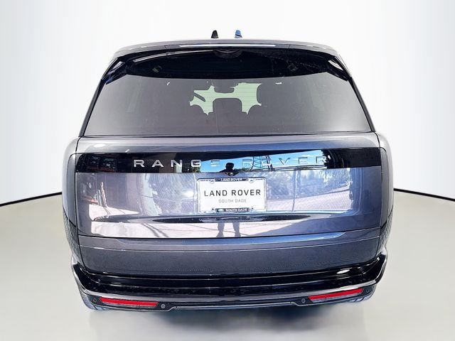 New 2026 Carpathian Grey Land Rover SE image 6