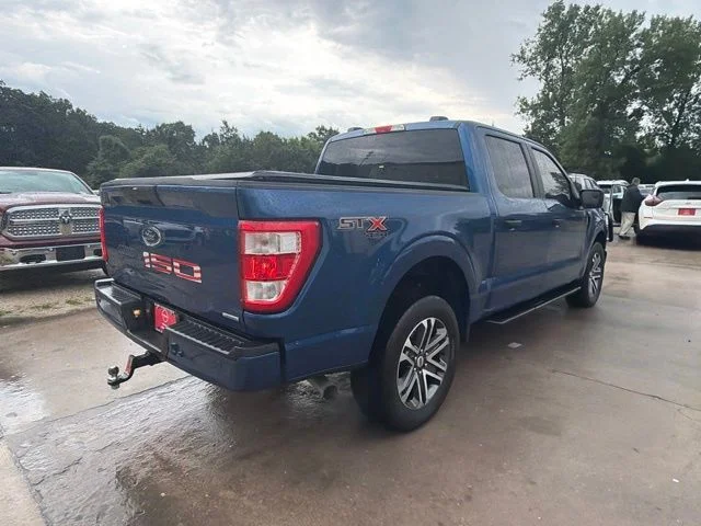 Used 2022 Blue Ford XL image 3