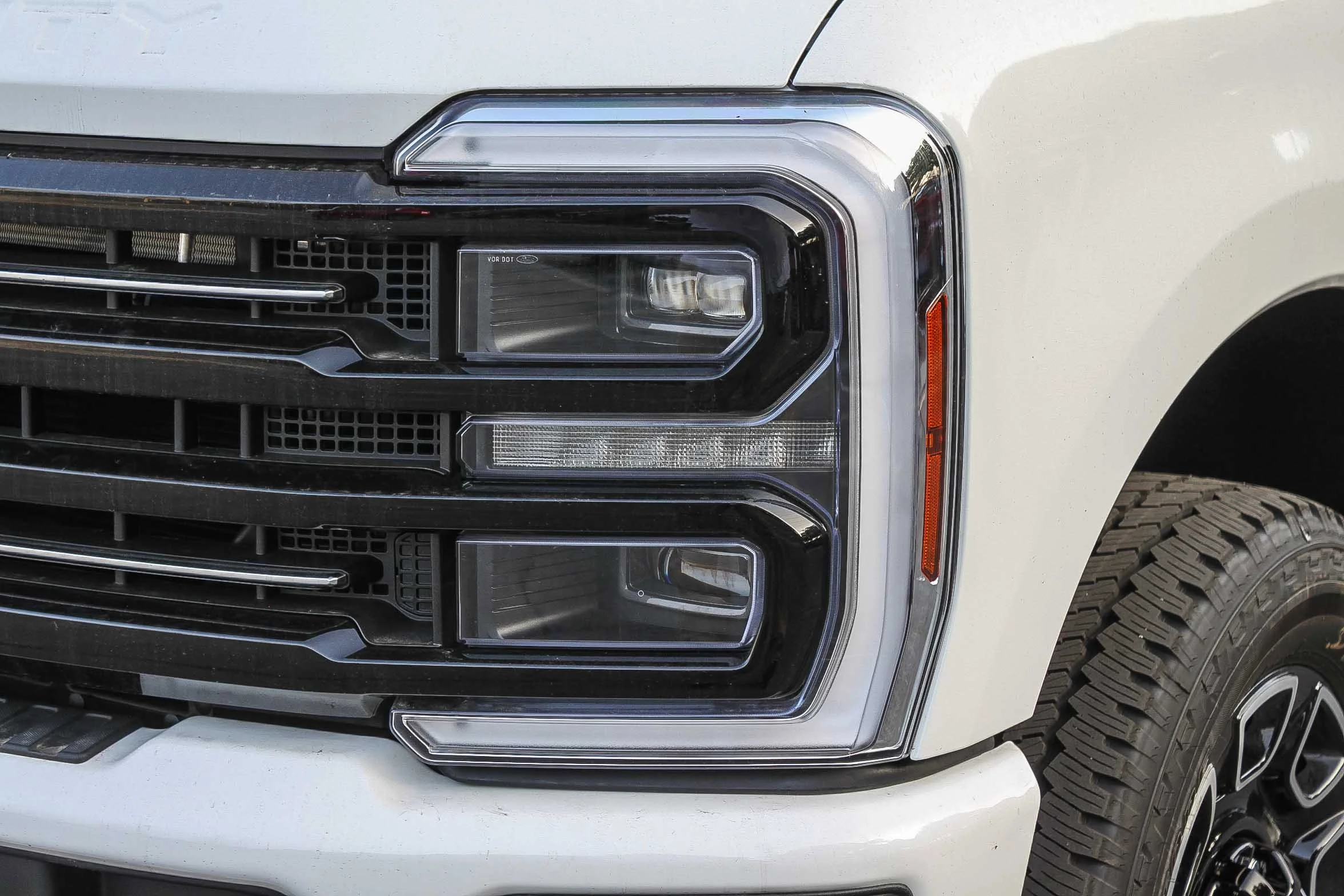 New 2026 Star White Metallic Tri-Coat Ford F-350® Platinum® image 4