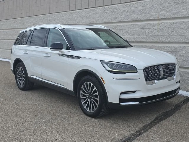 Certified Used 2023 White Metallic Lincoln Reserve image 14