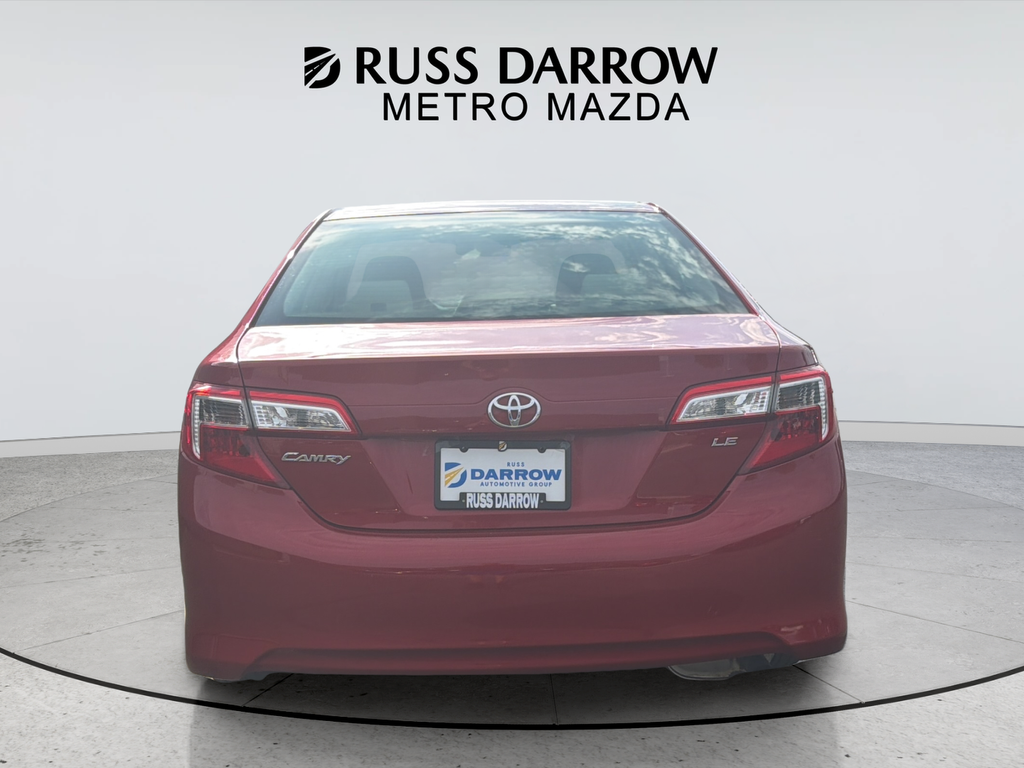 Used 2014 Red Toyota LE image 4