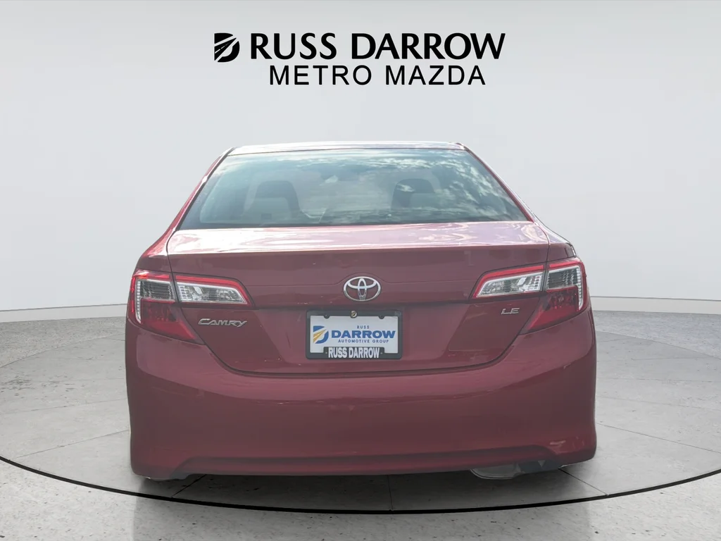 Used 2014 Red Toyota LE image 4