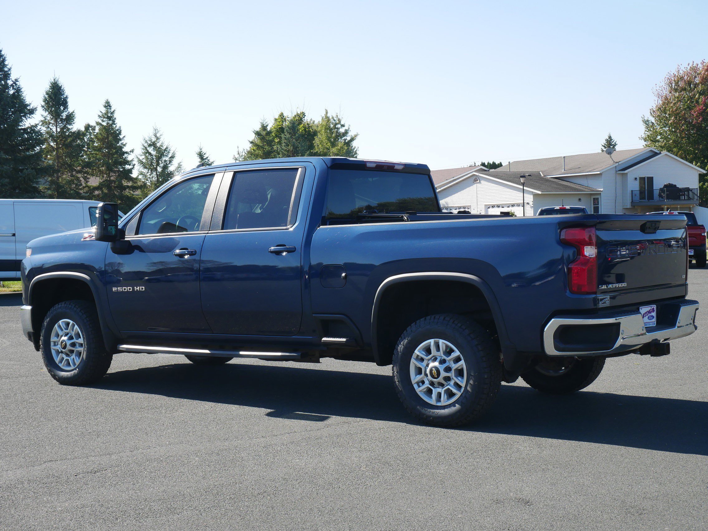 2022 Chevrolet Silverado 2500HD LT photo 3