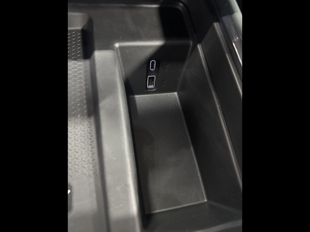 2025 GMC Acadia AT4 - Photo 31