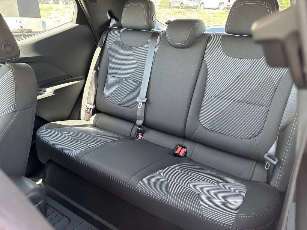 New 2027 Summit White Chevrolet LT image 25