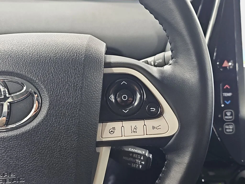 Used 2018 Gray Toyota Advanced image 20