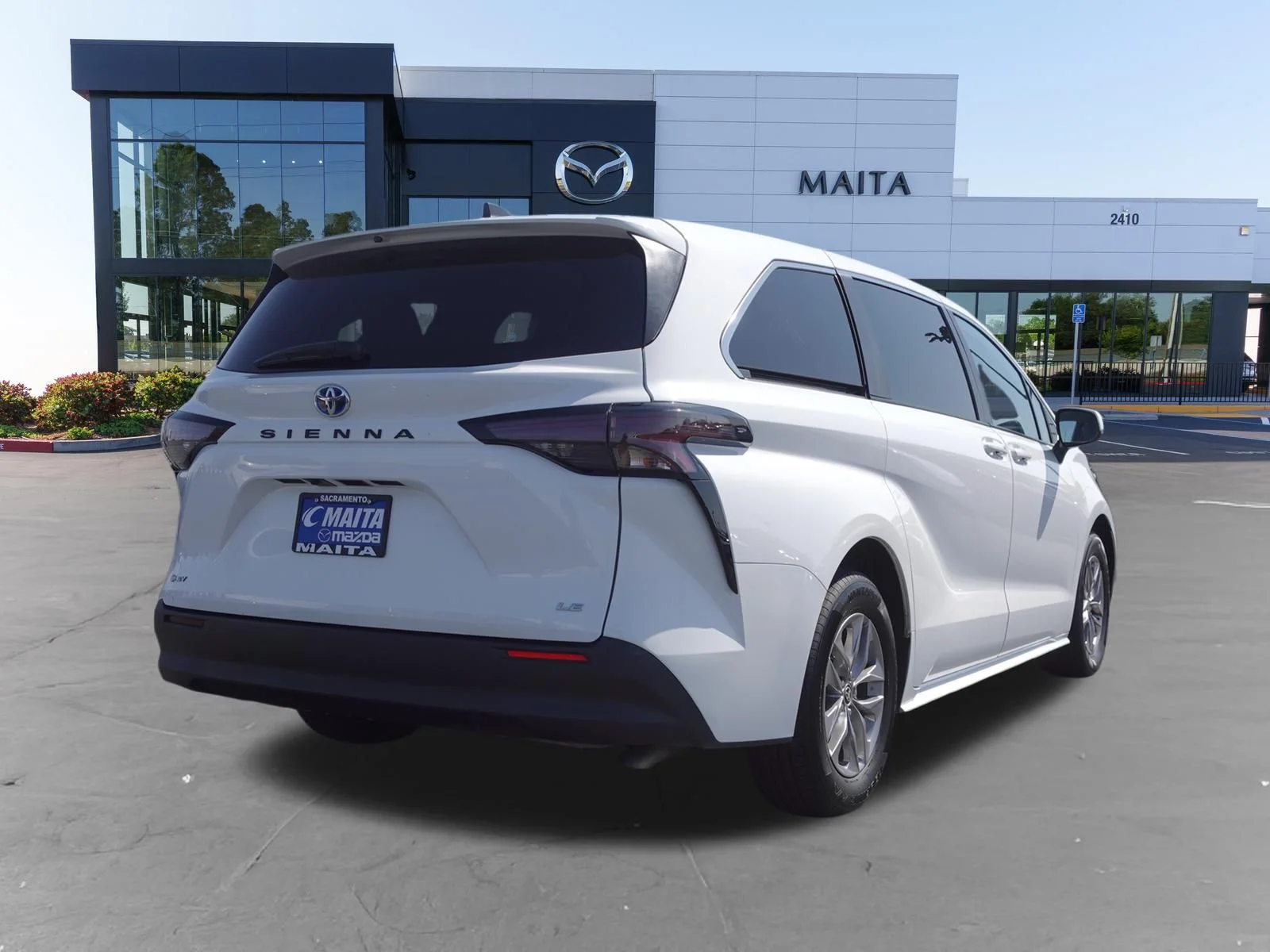 Used 2025 Ice Cap Toyota LE image 3