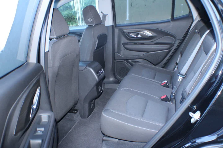 Used 2022 EBONY TWILIGHT METALLIC GMC SLE image 14