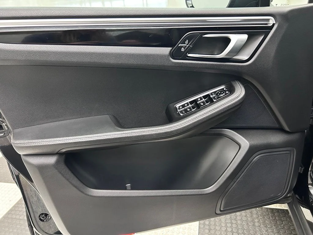 Used 2020 Black Porsche Base image 10