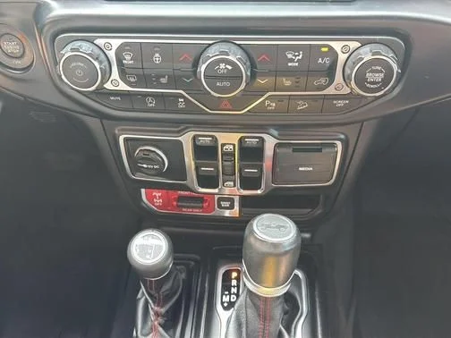 Used 2019 Black Jeep Unlimited Rubicon image 17