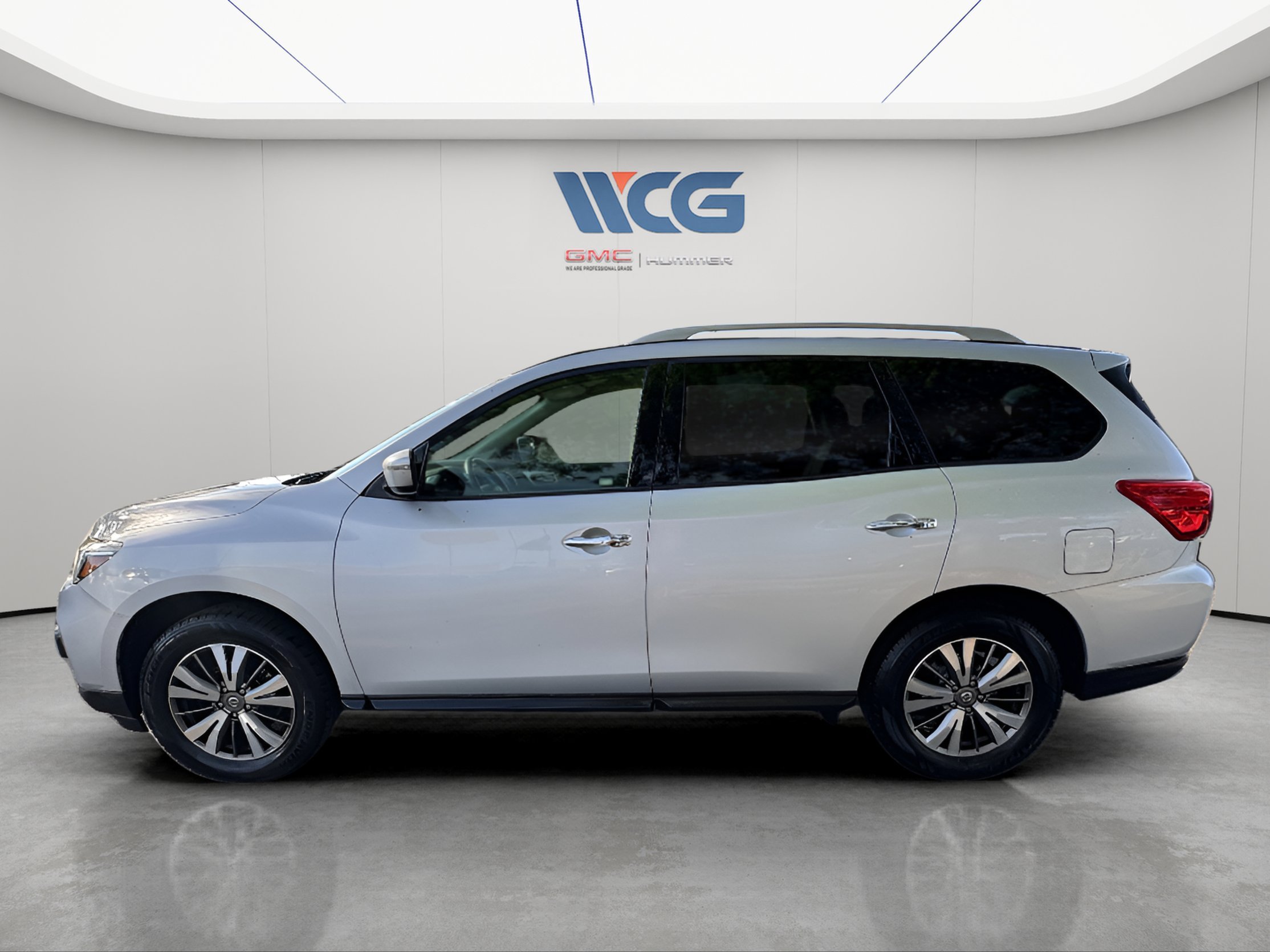 Used 2019 Brilliant Silver Metallic Nissan SV image 7