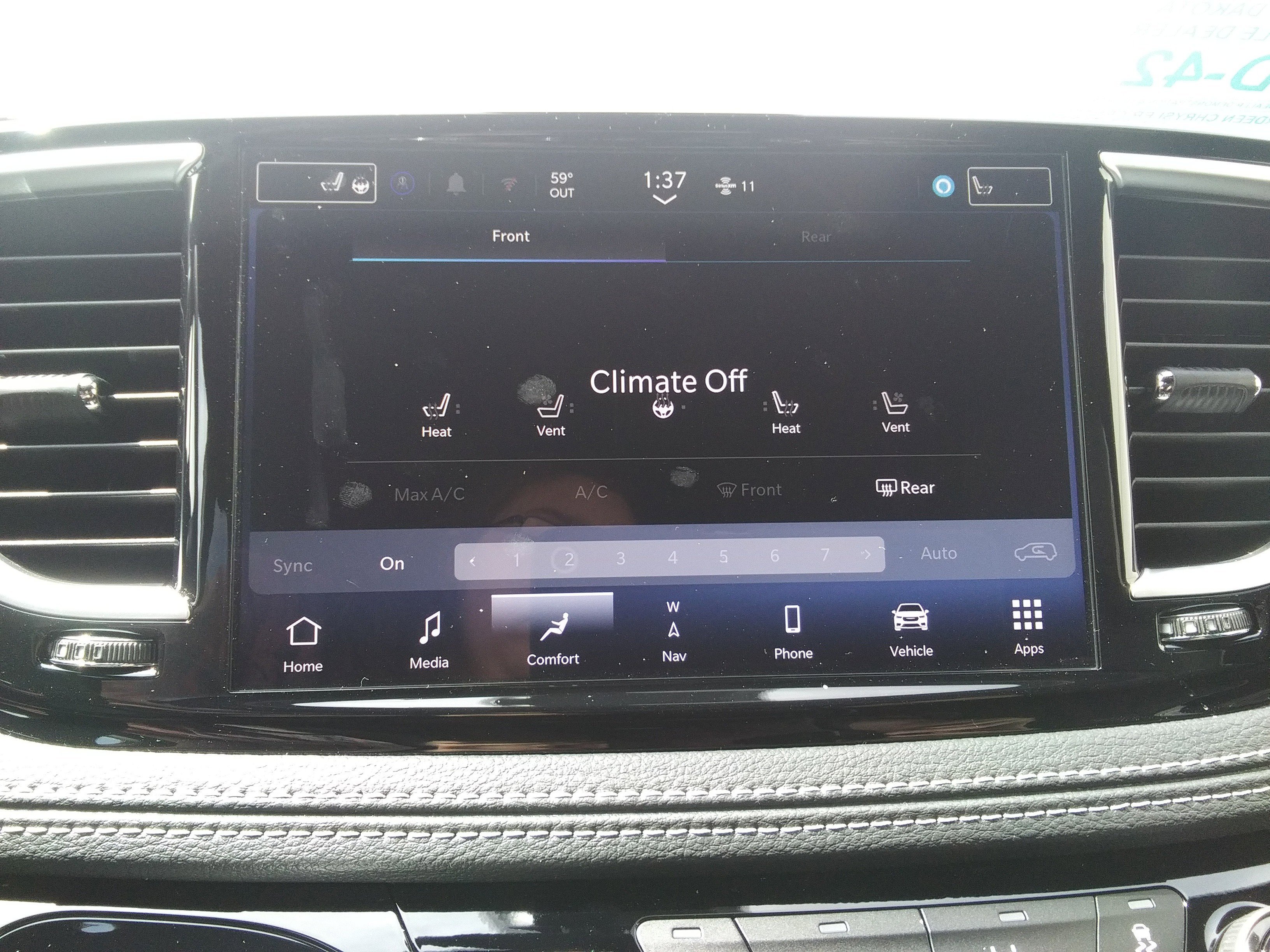 New 2026 Diamond Black Crystal Pearl-Coat Exterior Paint Chrysler Limited image 28