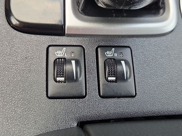 Used 2019 White Toyota XLE image 12