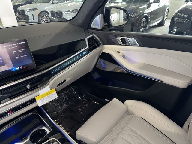 New 2027 Tanzanite Blue II Metallic BMW M60i image 21