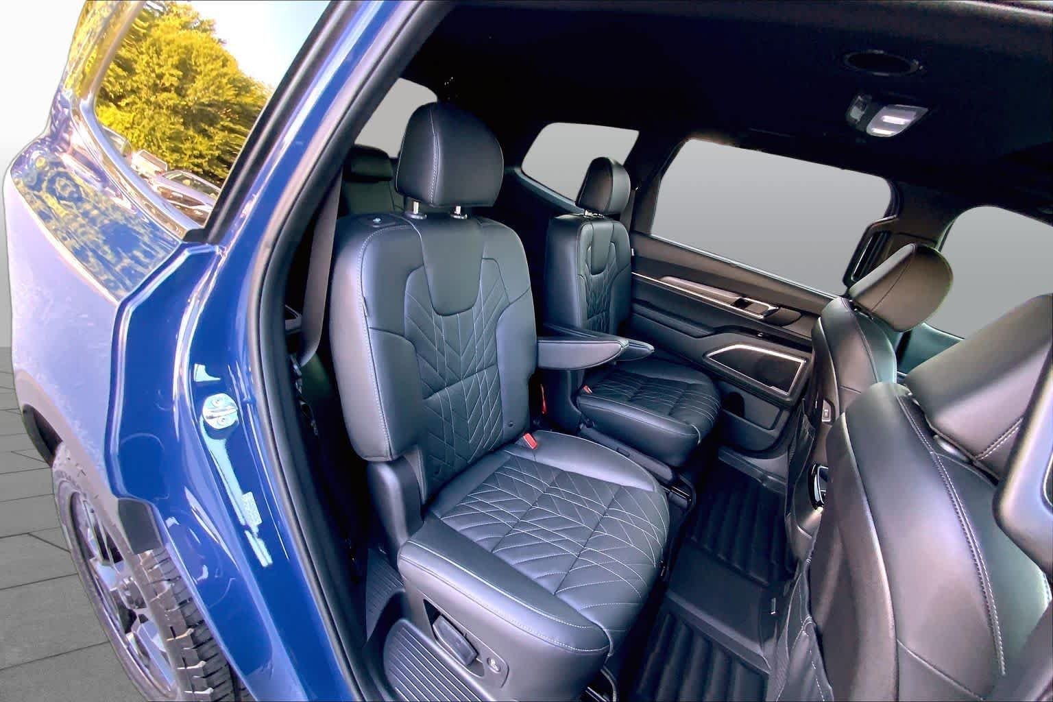 Used 2025 Midnight Lake Blue Kia EX X-Pro image 18
