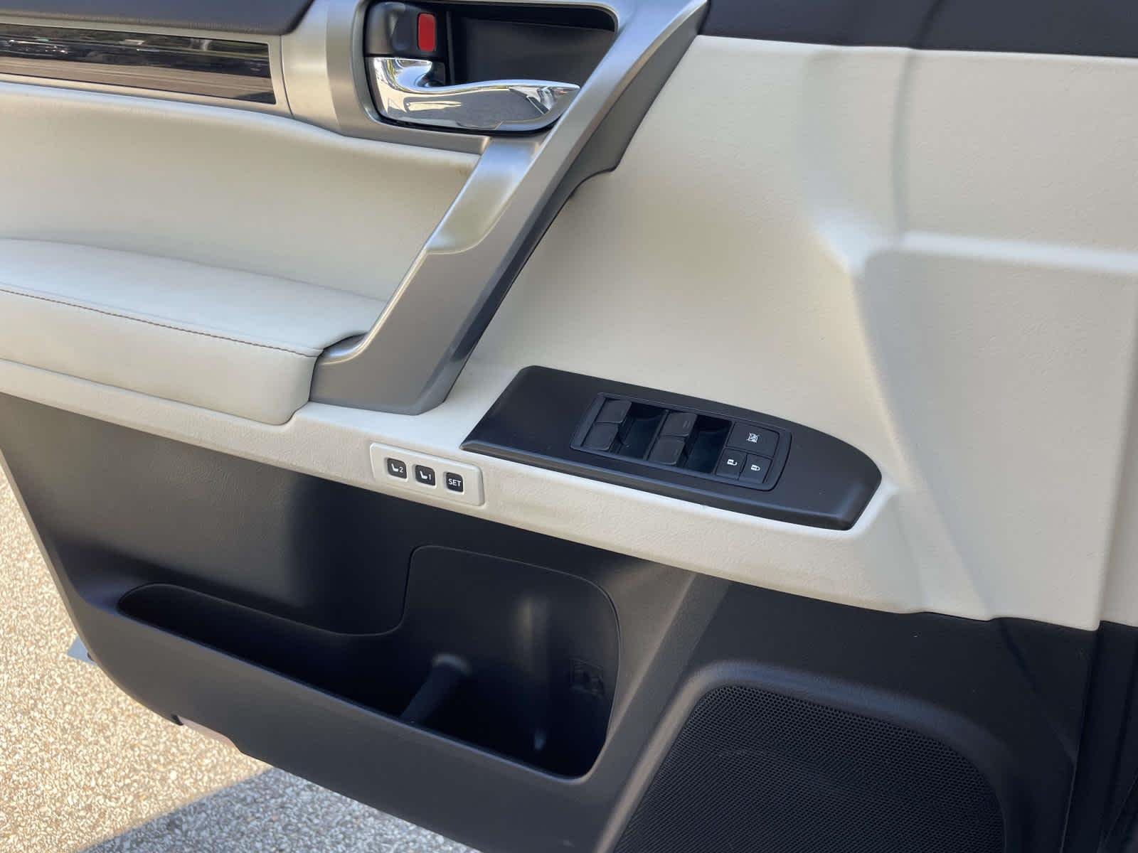 Used 2022 Whi/white Lexus GX 460 Premium image 34