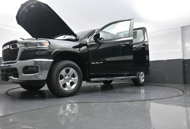 New 2027 Diamond Black Crystal Pearl-Coat Exterior Paint RAM Big Horn/Lone Star image 30