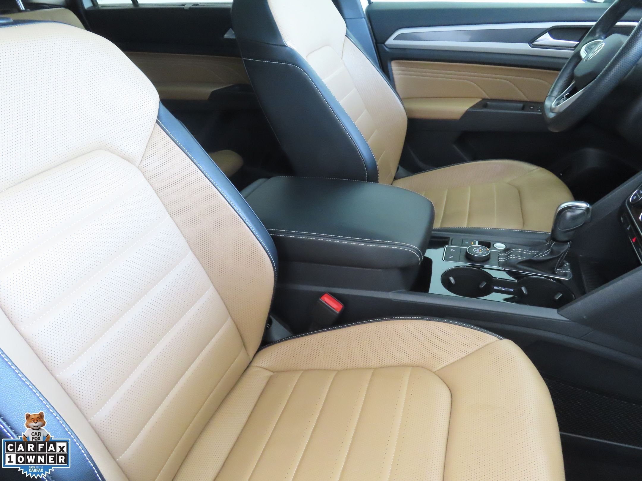 Used 2022 White Volkswagen 3.6L V6 SEL Premium R-Line image 27
