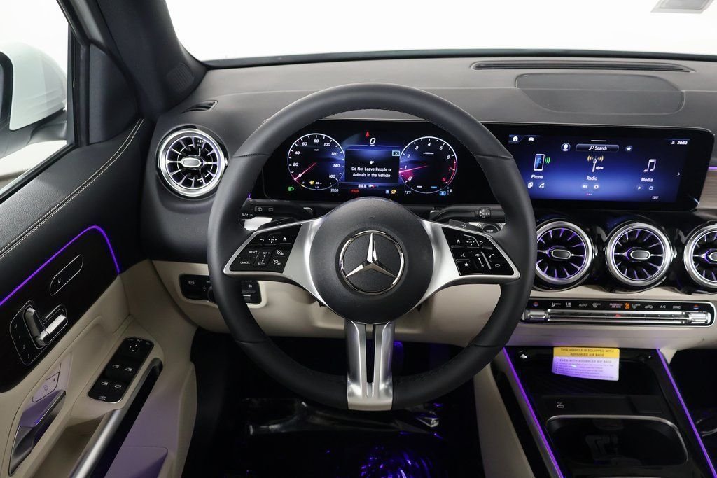 New 2026 Polar White Mercedes-Benz GLB 250 image 3
