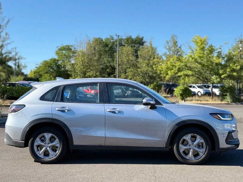 Used 2023  Honda LX image 6