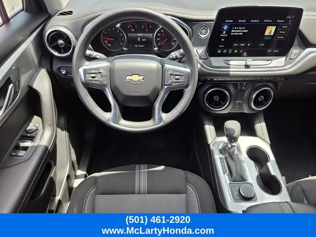 Used 2025 Summit White Chevrolet LT image 12