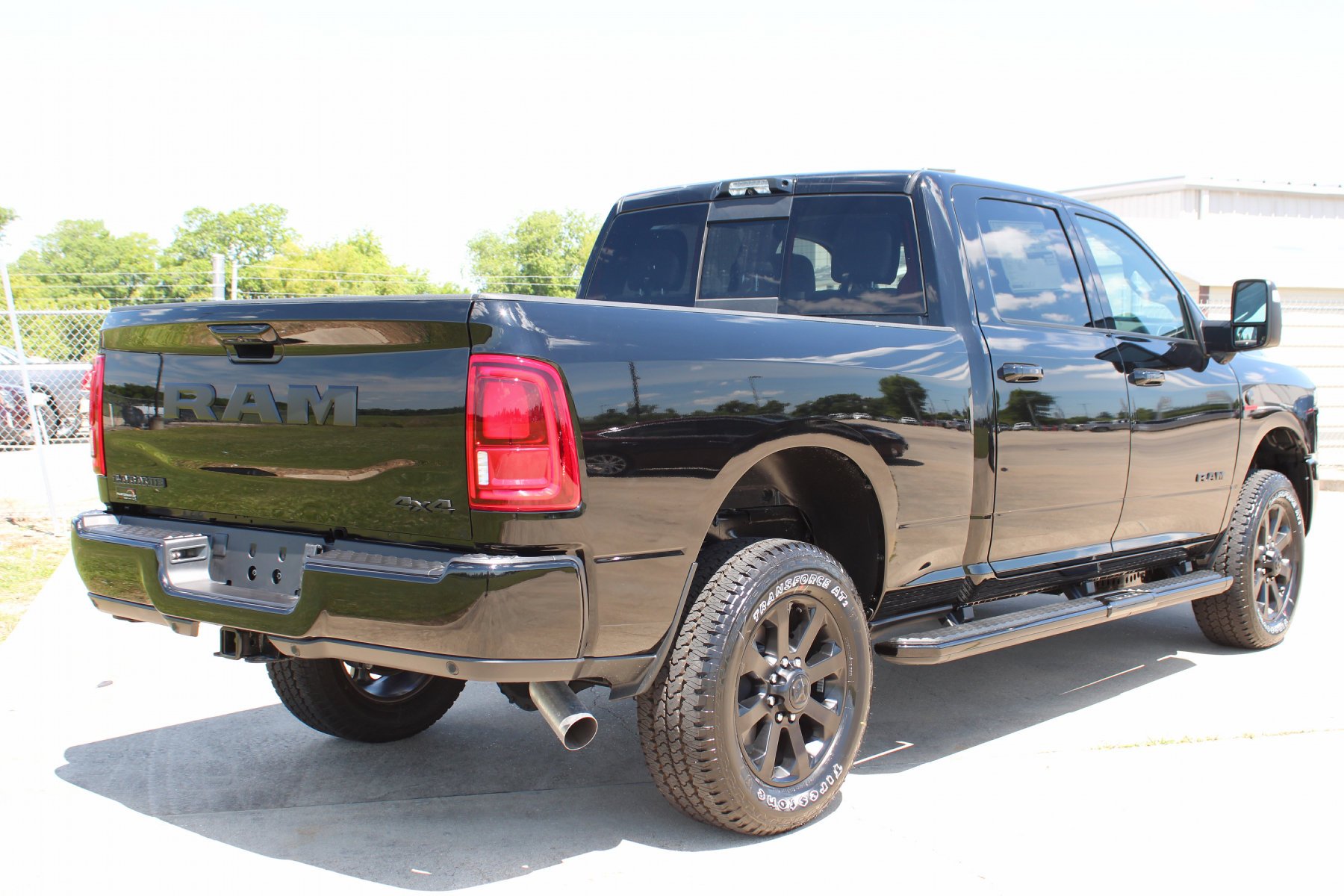 New 2026 Diamond Black Crystal Pearl-Coat Exterior Paint RAM Laramie 4x4 Crew Cab 6