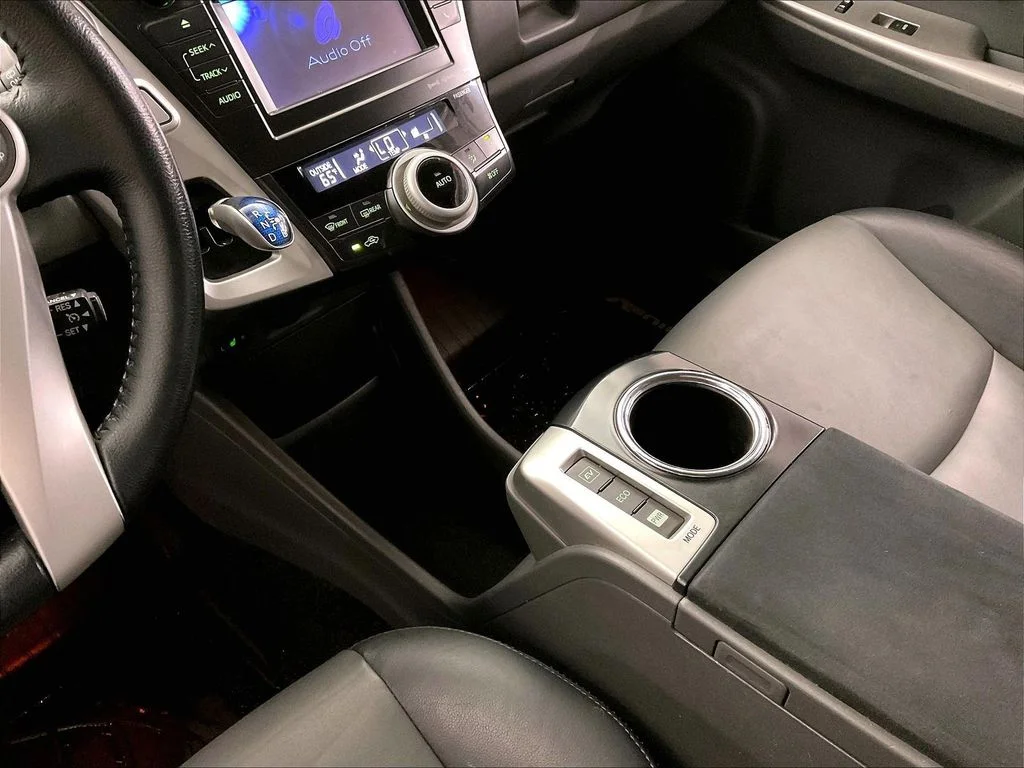 Used 2013 Blue Toyota Five image 19