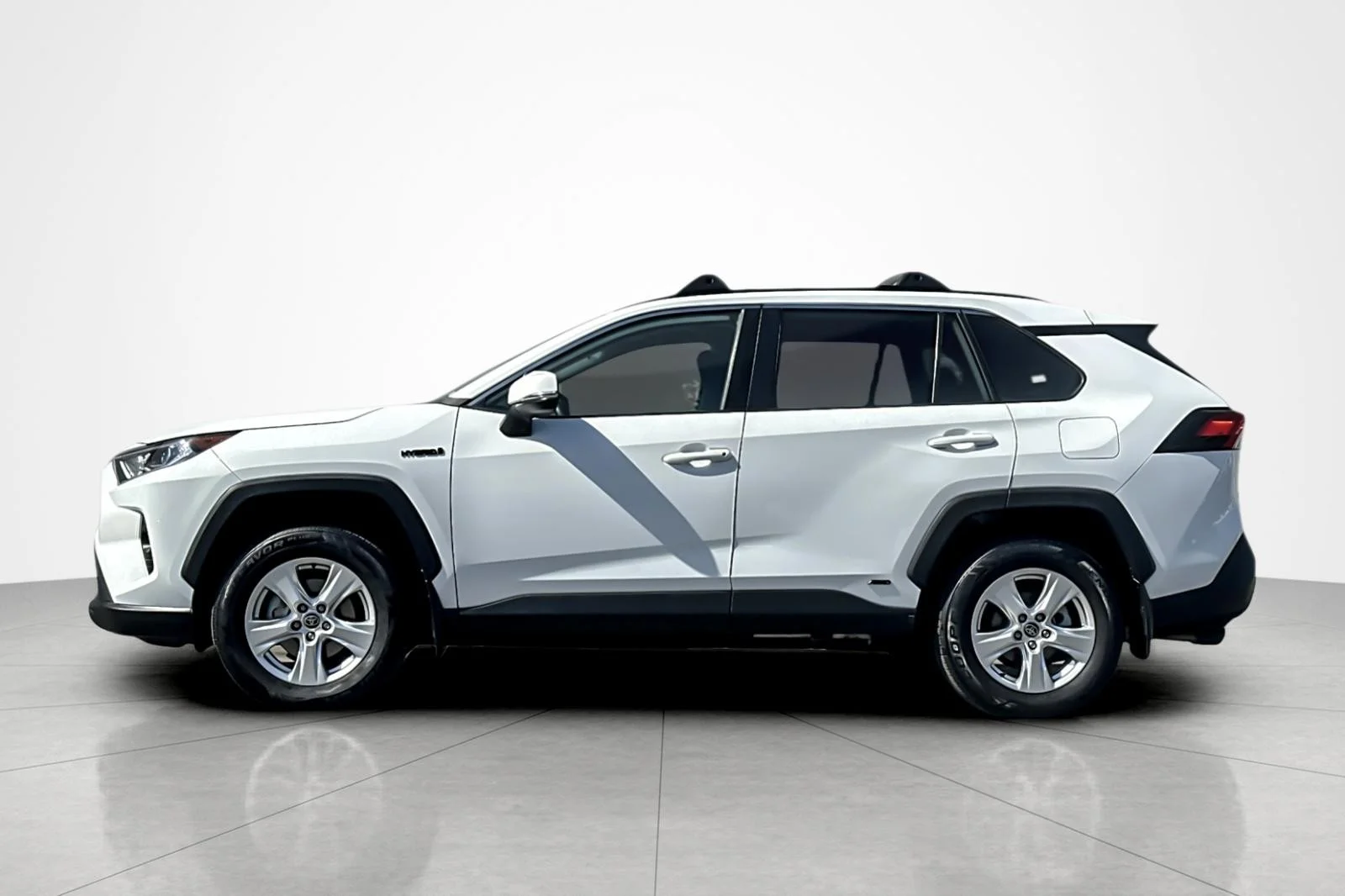 Certified Used 2021 Super White Toyota Hybrid XLE image 2