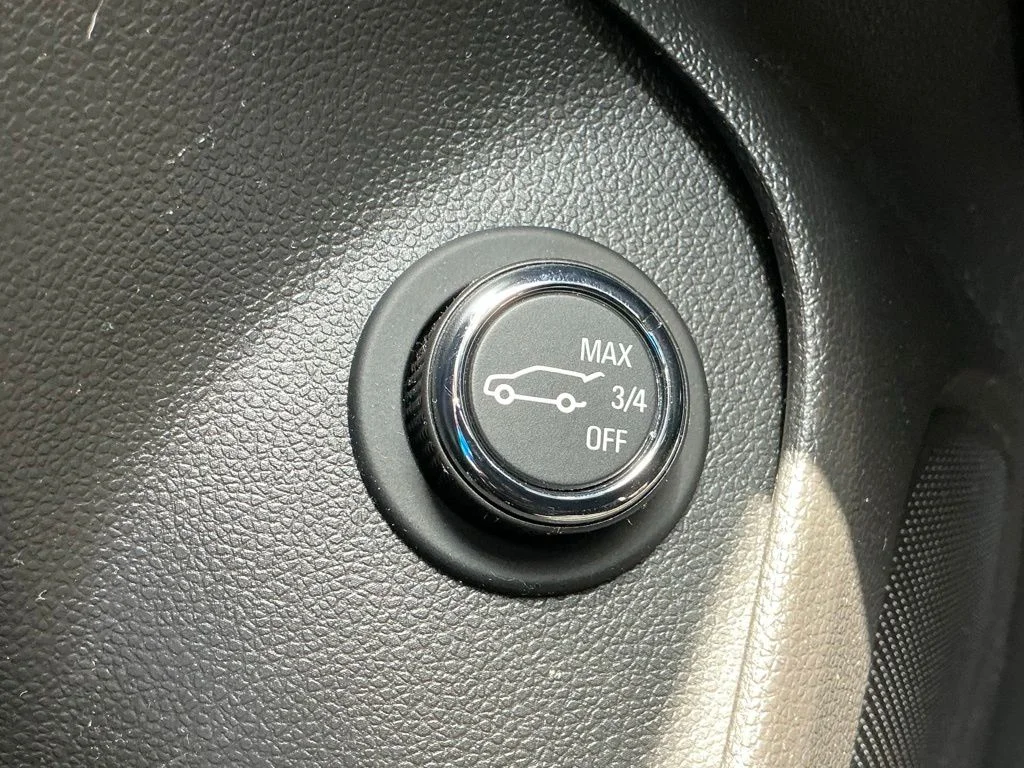 Used 2023 Black Buick Select image 39
