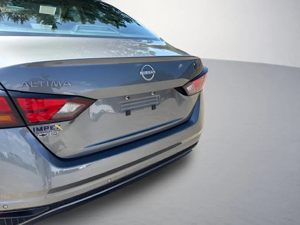 Used 2025 Charcoal Nissan SV image 29
