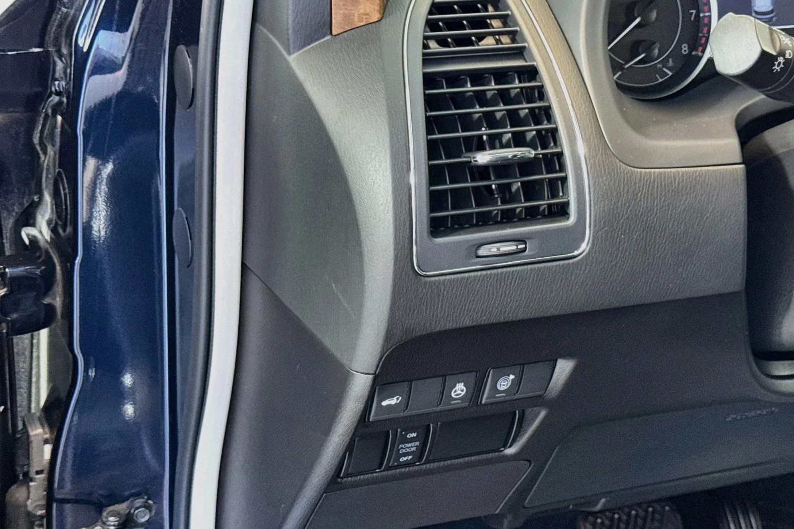 Used 2024 Hermosa Blue Pearl Nissan SL image 10