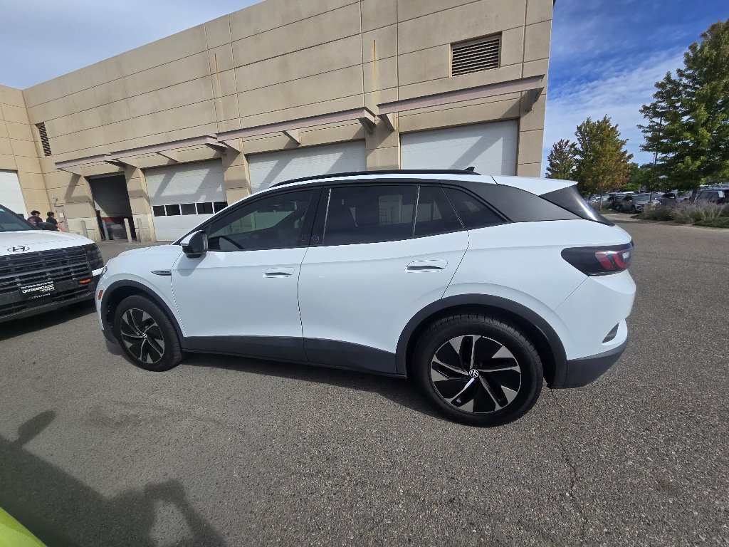 Used 2022 Glacier White Metallic Volkswagen Pro image 13