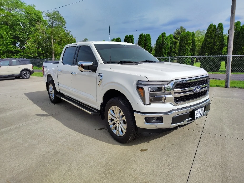 Used 2025 Star White Ford LARIAT image 27