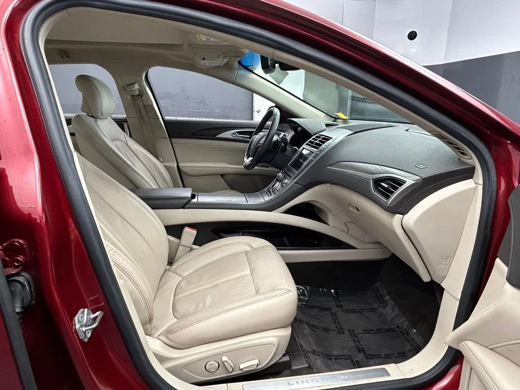 Used 2017 Ruby Red Metallic Lincoln Reserve image 52
