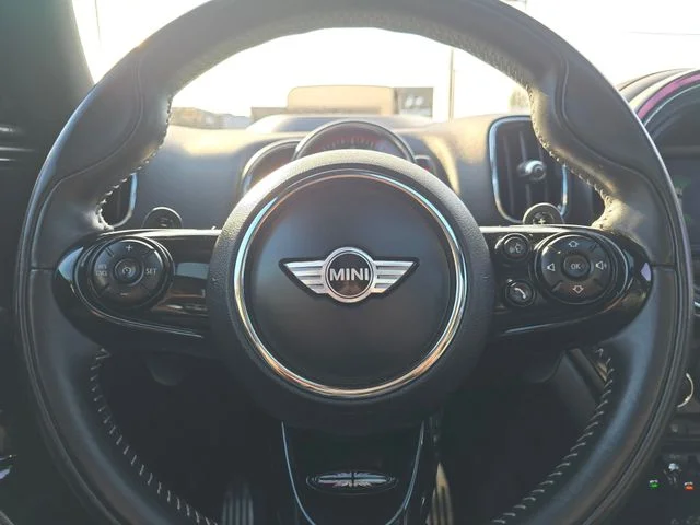 Used 2018 Chili Red MINI Base image 26