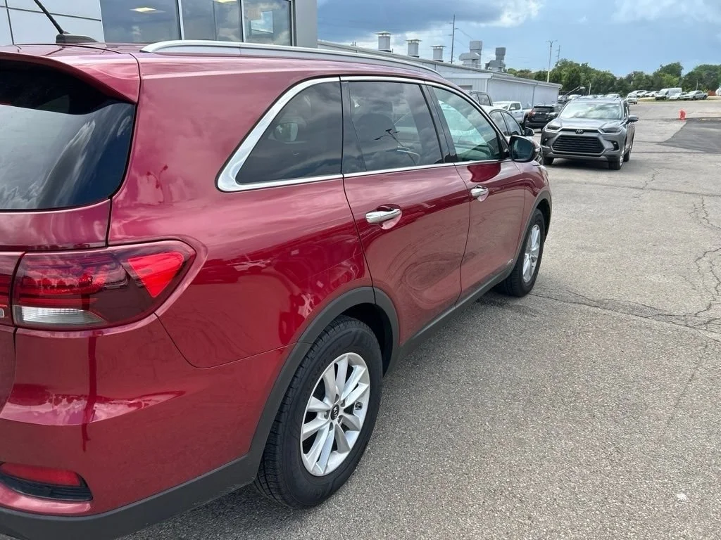 Used 2020 Passion Red Kia LX image 4
