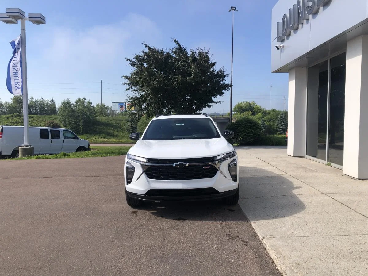 New 2026 White Chevrolet Fwd 4dr 2rs image 3