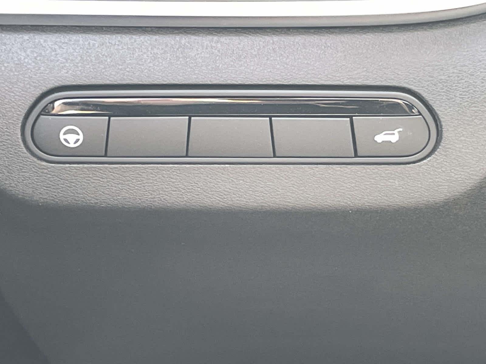 New 2026 Mineral Black INFINITI LUXE image 33