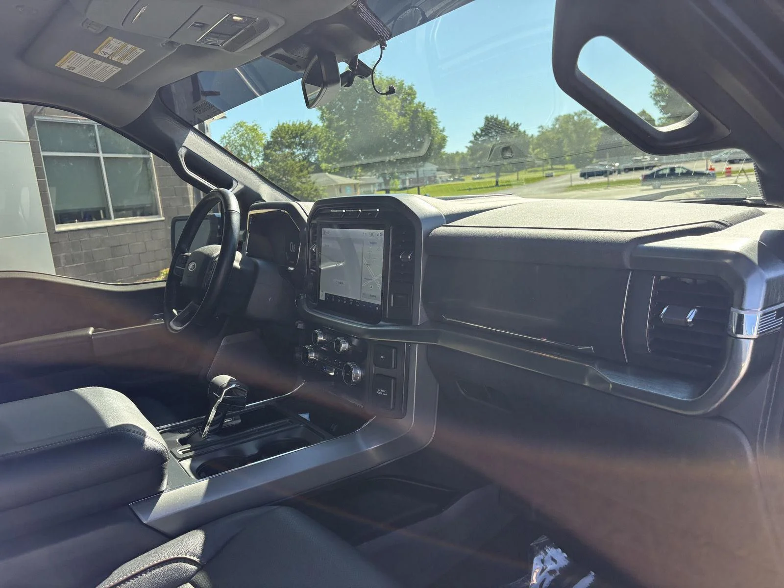 Used 2022 Agate Black Ford LARIAT image 22