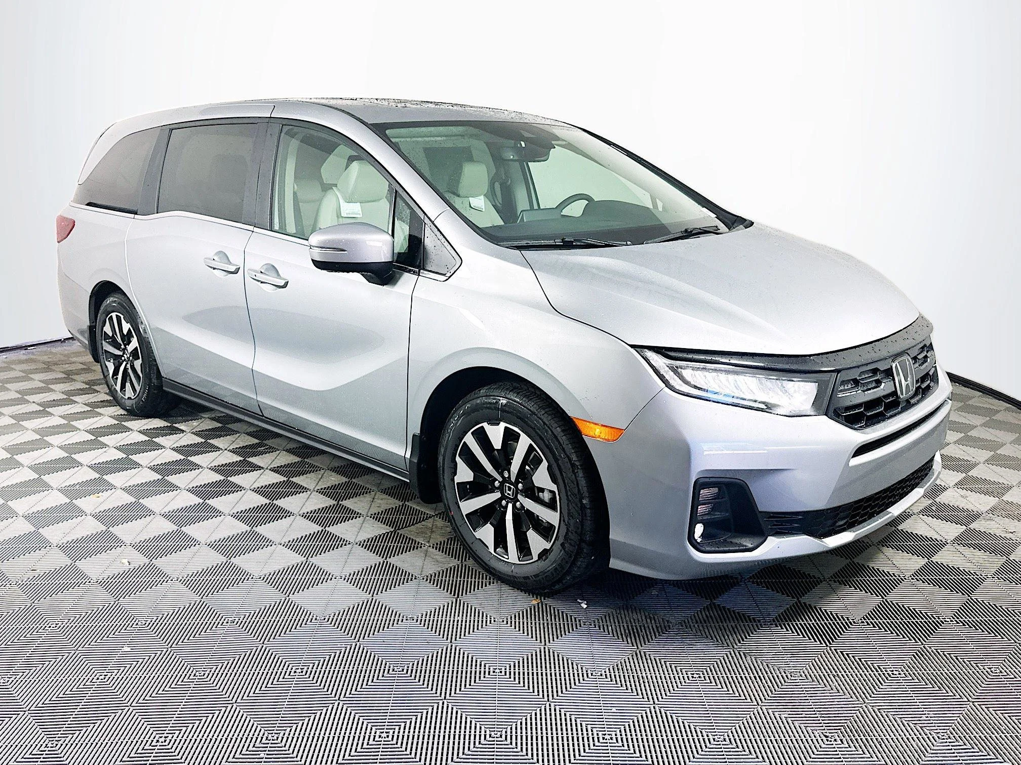 2025 Honda Odyssey EX-L's photo